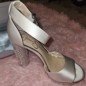 Jessica Simpson white Happily Ever After heels size 7